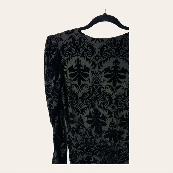 0492W. All IN FAVOR MINI VELVET DRESS BLACK IN COLOR LONG SLEEVE RUCHING SIZE SM - Picture 12 of 13